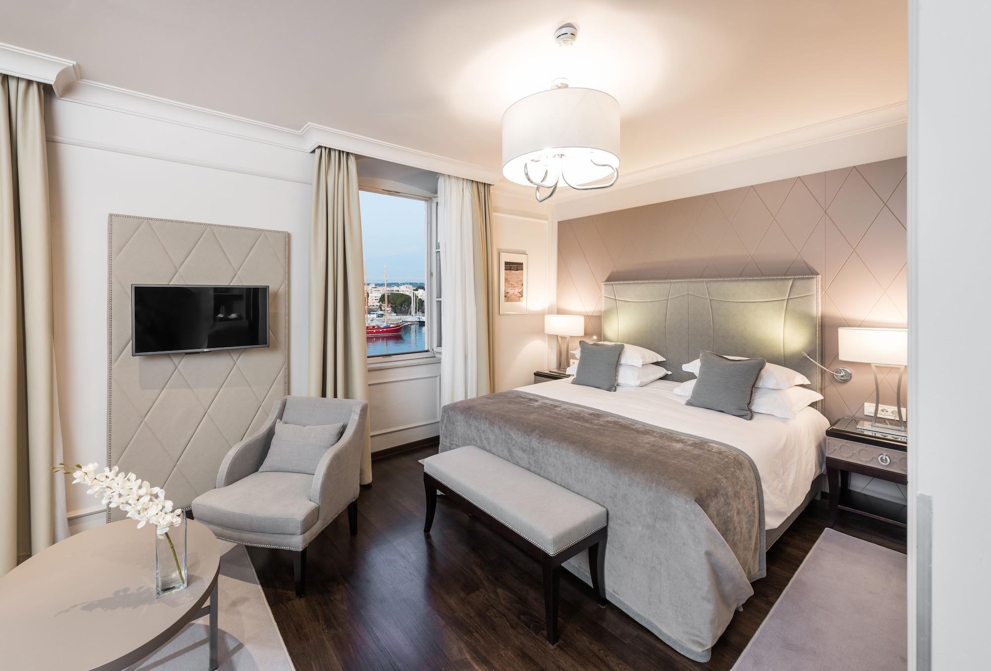 Hotel Bastion Heritage 4*